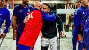 Luis de la Fuente. sobre Dani Carvajal: Le han operado esta mañana y ha salido todo bien.