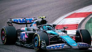 Shanghai (China), 19/04/2024.- Alpine driver Pierre Gasly of France competes in the Sprint Qualifying ahead of the Formula One Chinese Grand Prix, in Shanghai, China, 19 April 2024. The 2024 Formula 1 Chinese Grand Prix is held at the Shanghai International Circuit racetrack on 21 April after a five-year hiatus. (Fórmula Uno, Francia) EFE/EPA/ALEX PLAVEVSKI