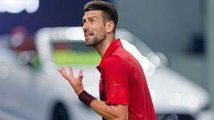 Djokovic avanza a semis de Shanghái
