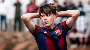 Así golea Roberto Tomás en el Cadete A del Barça