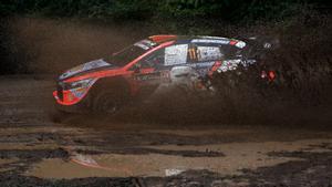 Neuville consolida el liderato en el Rally Acrópolis tras ganar por delante de Sordo