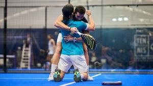 Álvaro Mélendez y Christian Gutiérrez celebran el triunfo