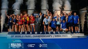 Los campeones del Mundial 2022, España en féminas y Argentina en hombres