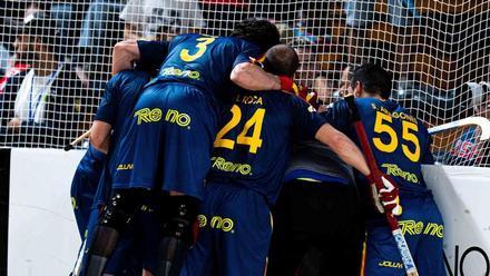 Los jugadores españoles celebran un gol