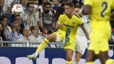 Dani Carvajal sufrió una lesión en una rodilla en un choque con Yeremi Pino 