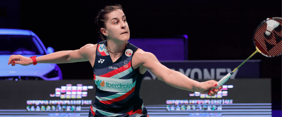 Carolina Marín disputando un punto